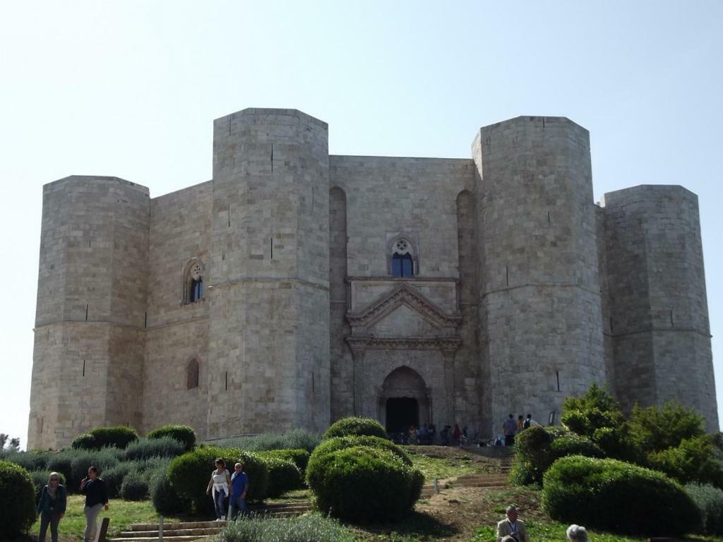Affittacamere La Cattedrale Sul Mare Trani Exteriör bild